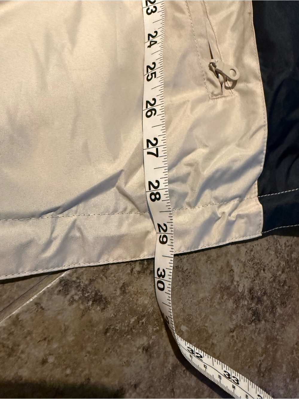 Bryce Canyon national park Utah USA raincoat designed in USA few spots see image - Picture 7 of 16